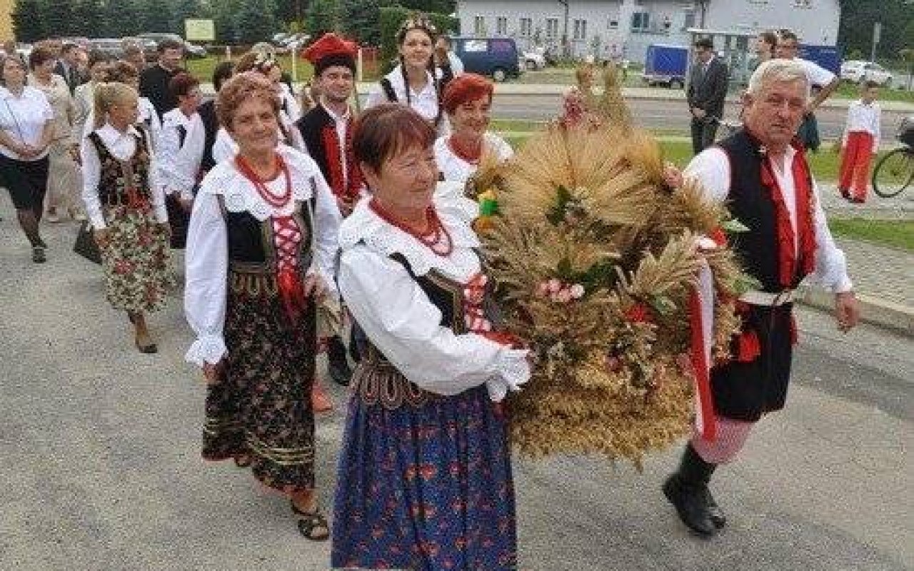 PORĘBA WIELKA. Młodzi znają to jedynie z opowiadań