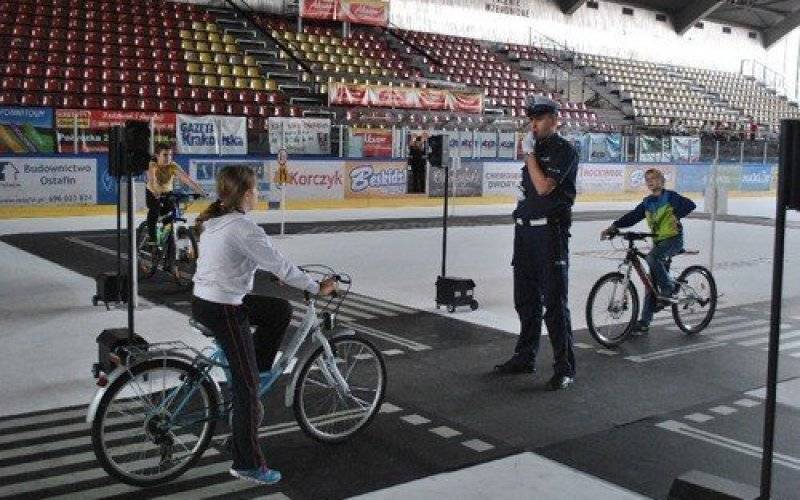 POWIAT. Egzaminy na prawo jazdy w Oświęcimiu. 26 czerwca ruszają zapisy na egzaminy teoretyczne i praktyczne