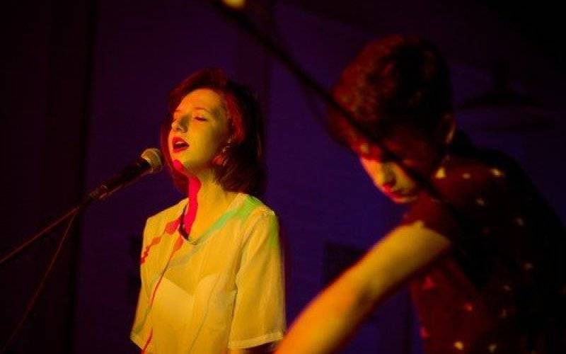 SZTUKA. Teatr Odwrócony, Pajac Kultury i hipnotyczne rytmy The Dumplings. Gwiazdy na Scenie Alternatywnej - ZDJĘCIA