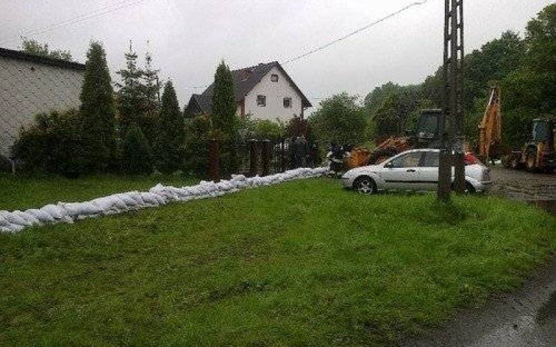 KP PSP. W akcji siły Kompanii Odwodowej „Poznań” i specjalistyczny kontener wężowy