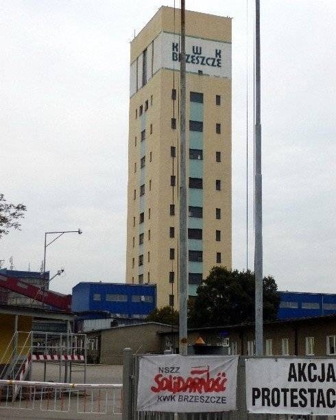 BRZESZCZE. Górnicy spontanicznie rozpoczęli strajk. Nie wyjechali na powierzchnię.