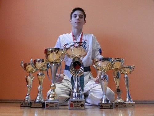 SPORTY WALKI. Adam Dzięgiel w gronie najlepszych karateków