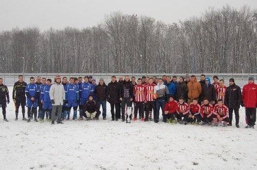 PIŁKA NOŻNA. Derby dla solarzy!