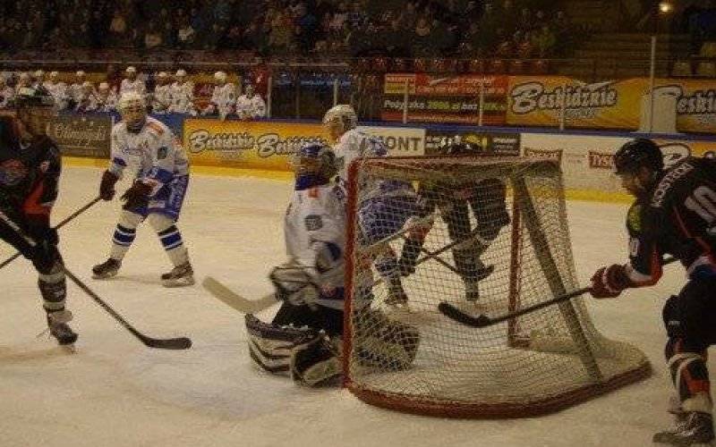 HOKEJ NA LODZIE. W Sanoku bez punktów