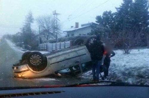 OSIEK. Kolejne dachowaniem golfem