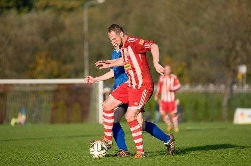 PIŁKA NOŻNA. Cel solarzy: Strącić Koronę