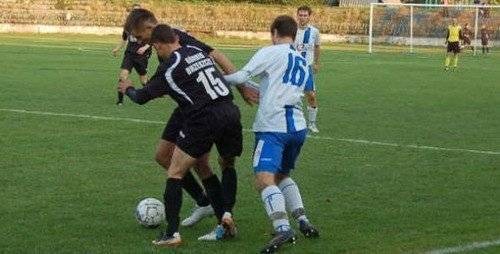 PIŁKA NOŻNA. Szlagier, czyli kolejny krok Unii w czwartoligowym kierunku?