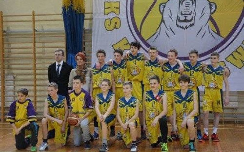KOSZYKÓWKA. Kadet pożegnał się z kibicami