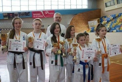 KARATE. Medalowe żniwa oświęcimian. Złoto razy cztery!