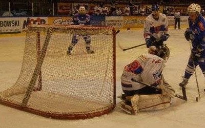 HOKEJ NA LODZIE. Unia wznowiła treningi