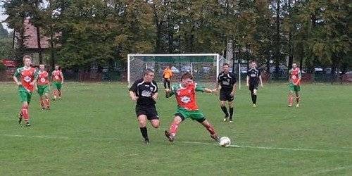 PIŁKA NOŻNA. W Bobrku i Podolszu mrożą szampany!