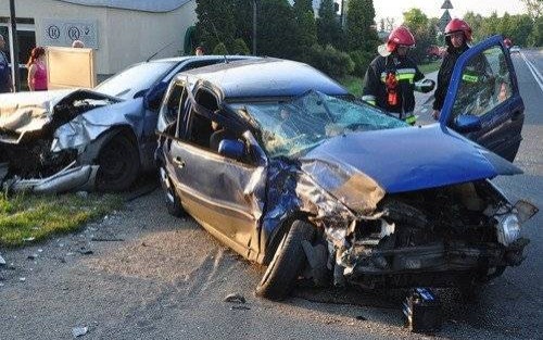 BOBREK. Czołówka na Krakowskiej. Sprawcą zdarzenia pijany 34-latek – FOTO - VIDEO