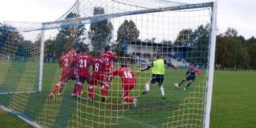 PIŁKA NOŻNA. Najpierw liga, później puchary