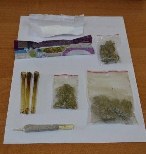 POWIAT. Młodzi ludzie z narkotykami