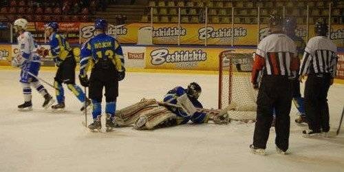 HOKEJ NA LODZIE. Są arcyważne punkty! Unia wygrywa w Opolu...