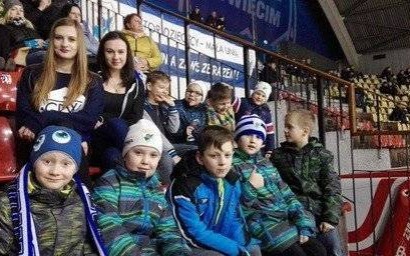 HOKEJ NA LODZIE. Sektor dziecięcy...