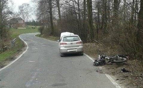 W SKÓRCIE. Motocyklista zmarł w szpitalu