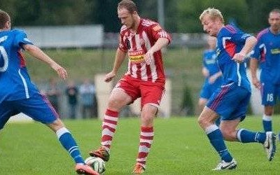 PIŁKA NOŻNA. Remis w mieście księdza Mateusza