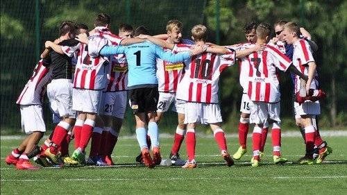 PIŁKA NOŻNA. Zwycięstwo i remis młodych solarzy