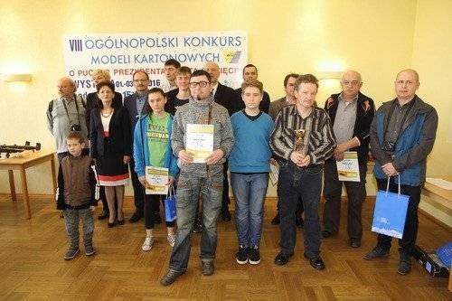 OŚWIĘCIM. Kartonowe dzieła