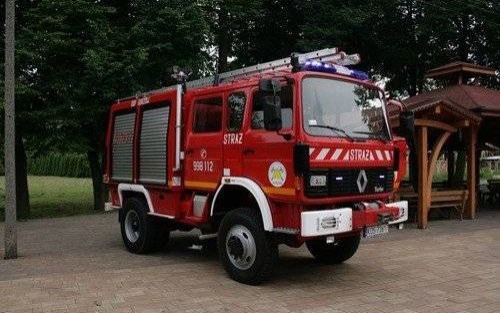 GORZÓW. Nowy samochód dla strażaków. Przekazany przez burmistrza, poświęcony przez proboszcza