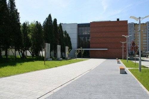 OŚWIĘCIM. Szkolenie dla sprzedawców alkoholu w... miejskiej bibliotece! Podpowiedzą jak odmówić agresywnym klientom i nieletnim