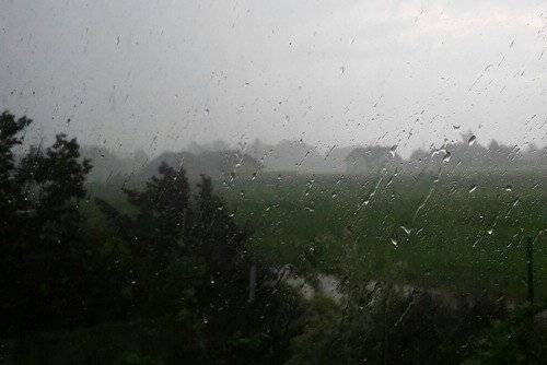 POWIAT. Dyżurny synoptyk ostrzega dziś przed silnymi burzami z gradem. I porywistym wiatrem