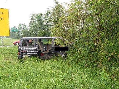 BRZEZINKA. Sześciu poszkodowanych mężczyzn trafiło do szpitala