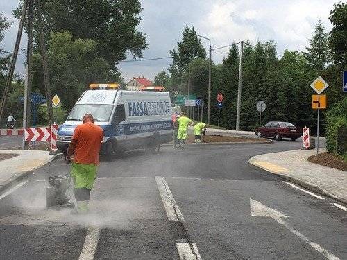 OŚWIĘCIM. Zjeżdżając z ul. Jagiełły w stronę Królowej Jadwigi trzeba mieć się na baczności. Są duże zmiany