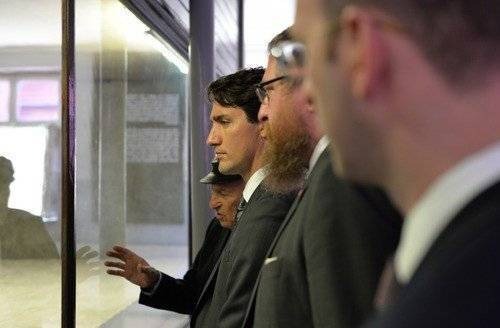 OŚWIĘCIM. „Ludzkość musi nauczyć się kochać swoją różnorodność” - napisał premier Kanady w księdze pamiątkowej Muzeum Auschwitz