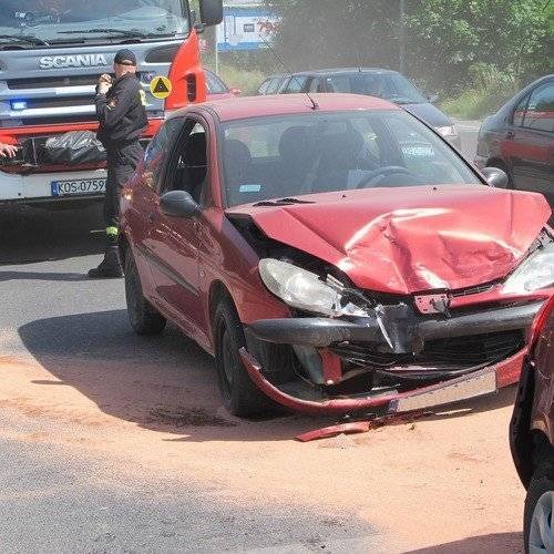 OŚWIĘCIM. Stłuczka przed mostem, ale obyło się bez obrażeń ciała