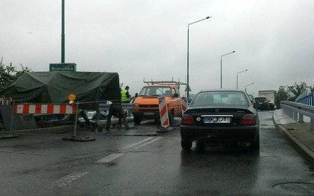 OŚWIĘCIM-BRZEZINKA. Finisz remontu wiaduktu z kilkudniowym poślizgiem, ale... zdążą przed przyjazdem setek tysięcy młodych ludzi!