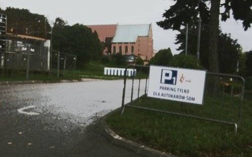 OŚWIĘCIM. Parkingi i ulice dla młodych pielgrzymów. Zmiana organizacji ruchu w rejonie Muzeum