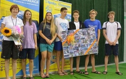 PŁYWANIE. Młodzi oświęcimianie z powodzeniem walczyli o medale mistrzostw Polski