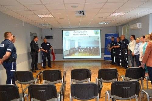 OŚWIĘCIM. Po remoncie sali policjanci mają wreszcie komfortowe warunki szkolenia
