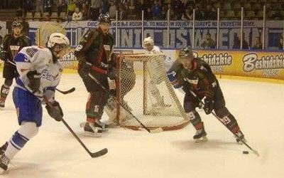 HOKEJ NA LODZIE. Biało-niebiescy już po urlopach