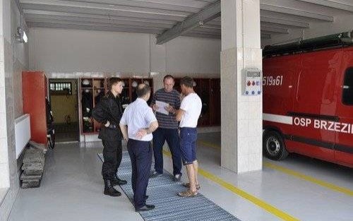 BRZEZINKA. Po elewacji i klimatyzacji przyszedł czas na garaż OSP