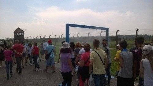 BRZEZINKA. Dają ochłodę, choć w tym miejscu wielu mogą się źle kojarzyć