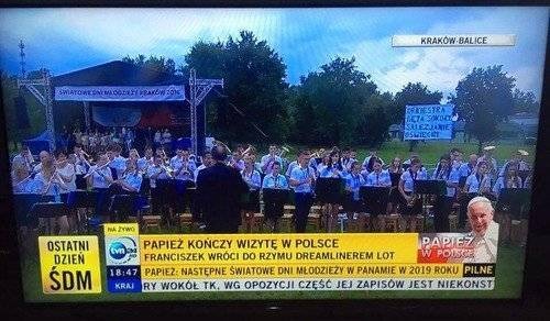 BALICE-OŚWIĘCIM. Młodzieżowa orkiestra z Oświęcimia żegnała Ojca Świętego Franciszka