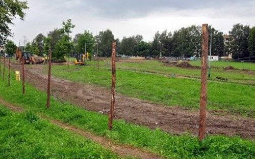 OŚWIĘCIM. „Trójkąt bermudzki” zmienia się. Zapuszczona łąka na Zasolu przekształci się w mini park