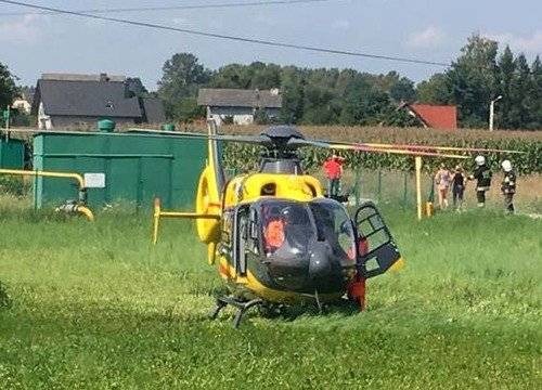 BIELANY. Wypadek drogowy z udziałem motocyklisty i malucha. Na miejscu lądował medicopter - AKTUALIZACJA