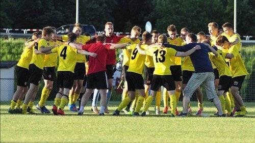 PIŁKA NOŻNA. Jednostronne derby w małopolskiej lidze