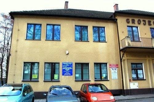 GROJEC. Pacjentów czekają podróże do ośrodka we Włosienicy. Nowa przychodnia dopiero za rok