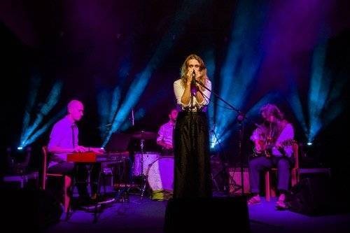 OŚWIĘCIM. Jubileuszowa edycja Alternatywnej Sceny. Brawurowy występ Mai Kleszcz w Domu Spotkań. FOTORELACJA