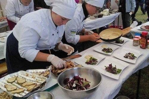 OŚWIĘCIM - ZATOR. Karp grilowany z „Ekonomika” hitem Wielkich Zatorskich Żniw Karpiowych - ZDJĘCIA