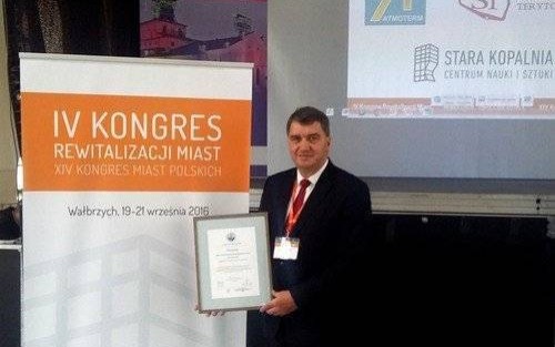 OŚWIĘCIM. Magistrat puchnie z dumy. Nagroda za politykę przestrzenną i skuteczną rewitalizację