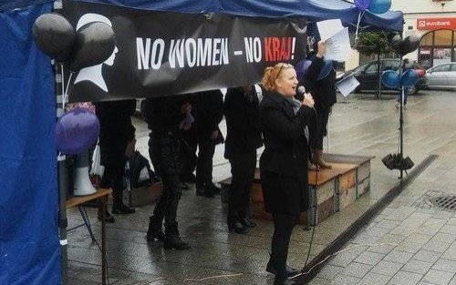 OŚWIĘCIM. Czarny Protest w strugach deszczu - ZDJĘCIA