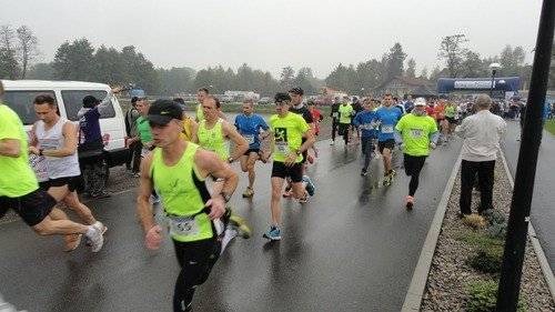 BIEGI. Charytatywnie na osieckim Molo