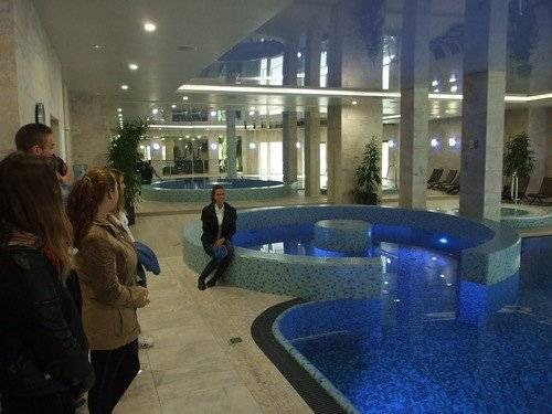 KĘTY - OSIEK. Przyszli hotelarze z „Kopernika” w osieckiej perełce