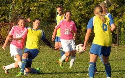 PIŁKA NOŻNA. Iskierki wygrywają w Gorlicach i czekają na trzecioligowego lidera!